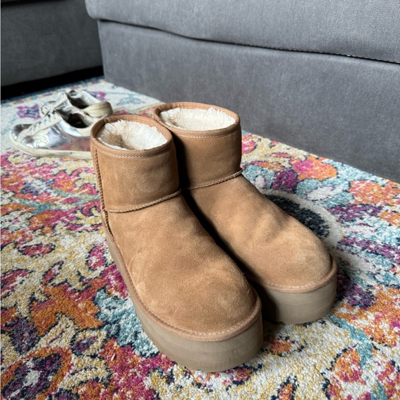Platform mini Uggs NWT - Picture 3 of 11